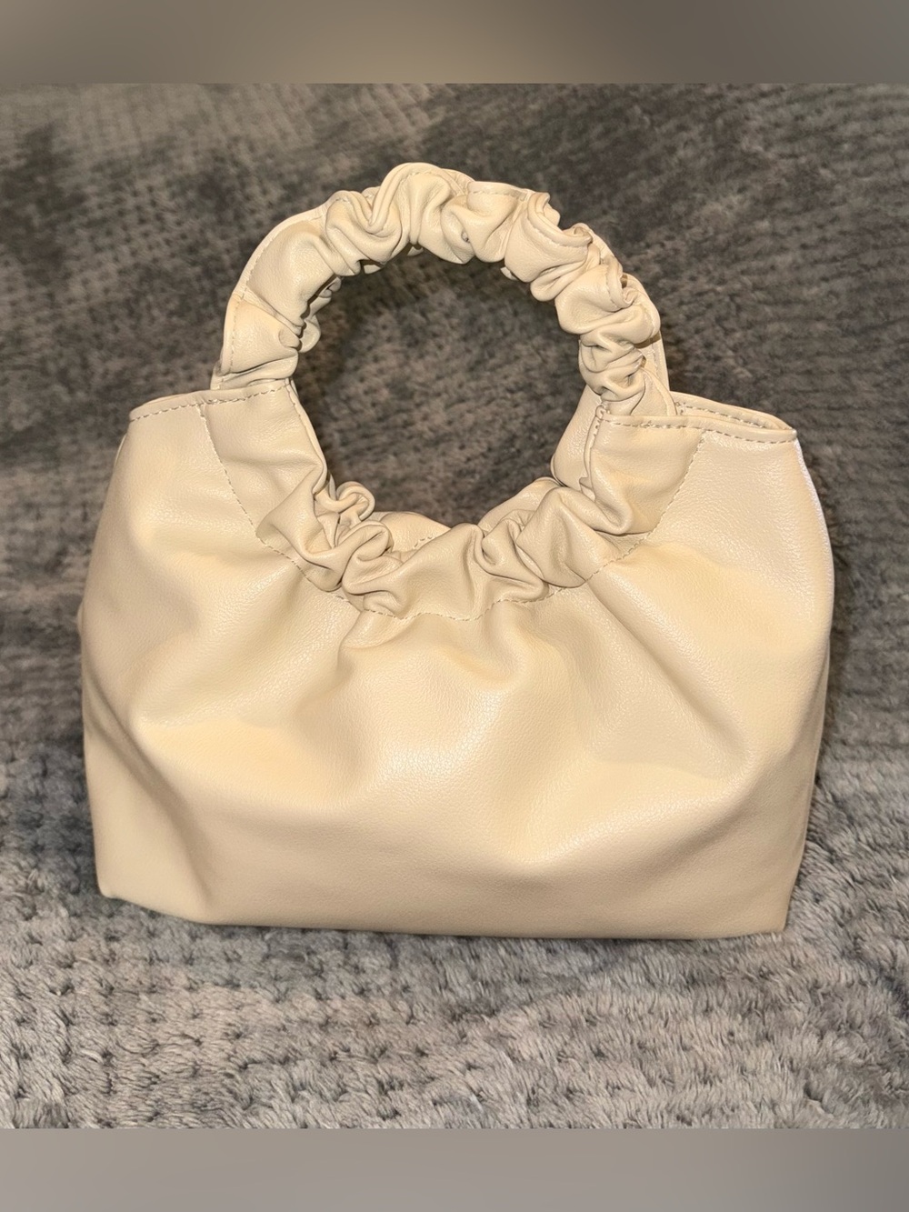Abercrombie & Fitch Cream Ruched Handle Shoulder Bag